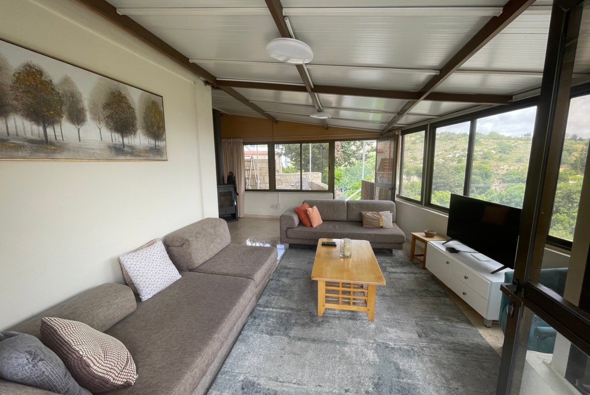 Charming Three Bedroom Stone Village House for Rent – Mesogi