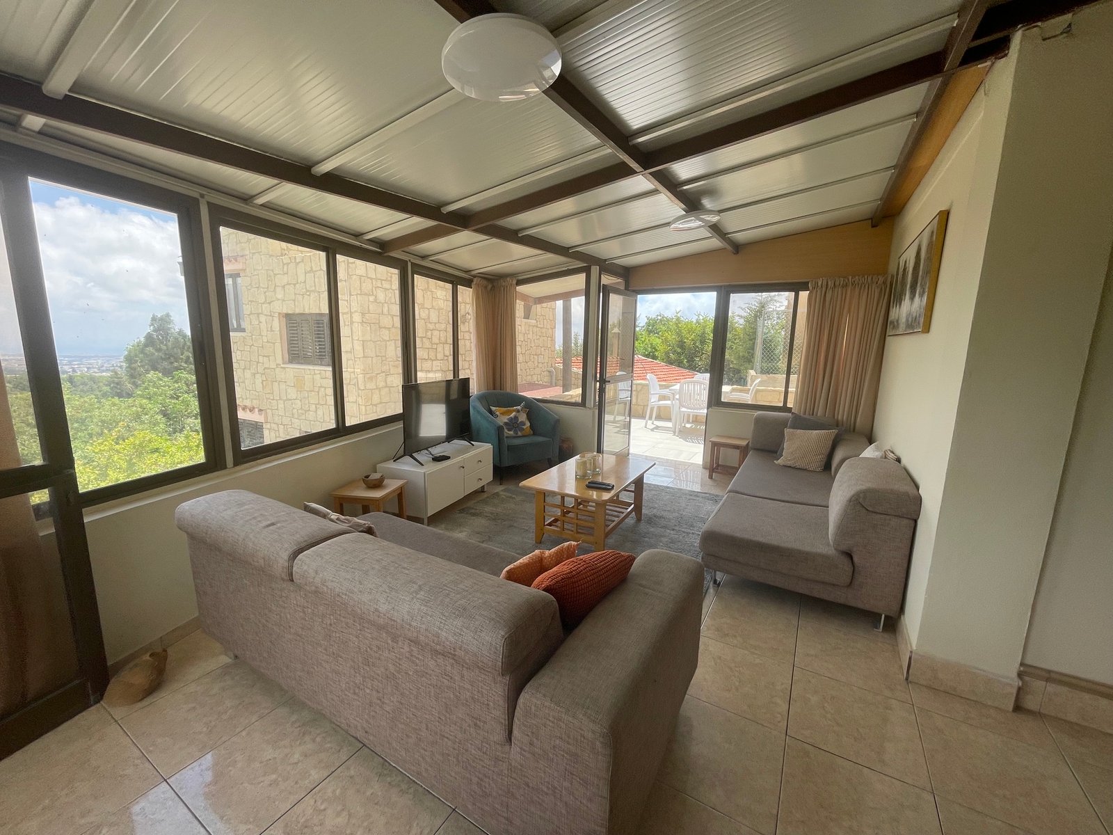Charming Three Bedroom Stone Village House for Rent – Mesogi