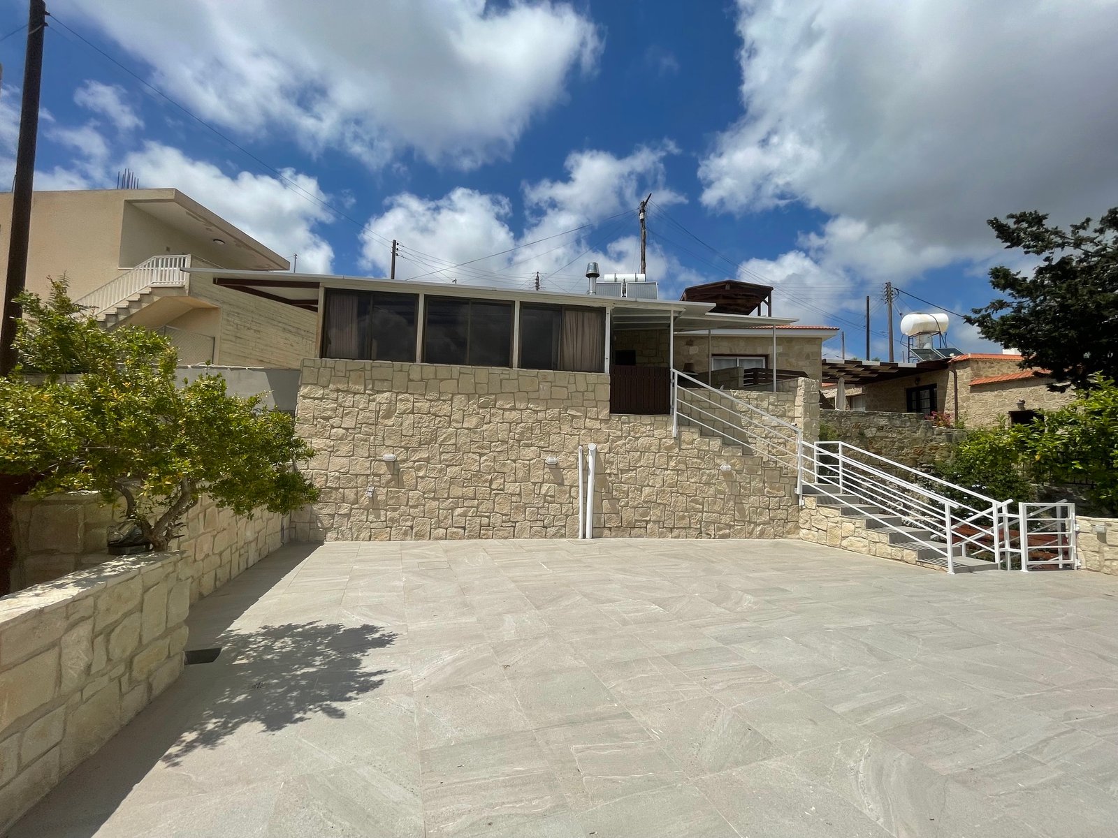 Charming Three Bedroom Stone Village House for Rent – Mesogi
