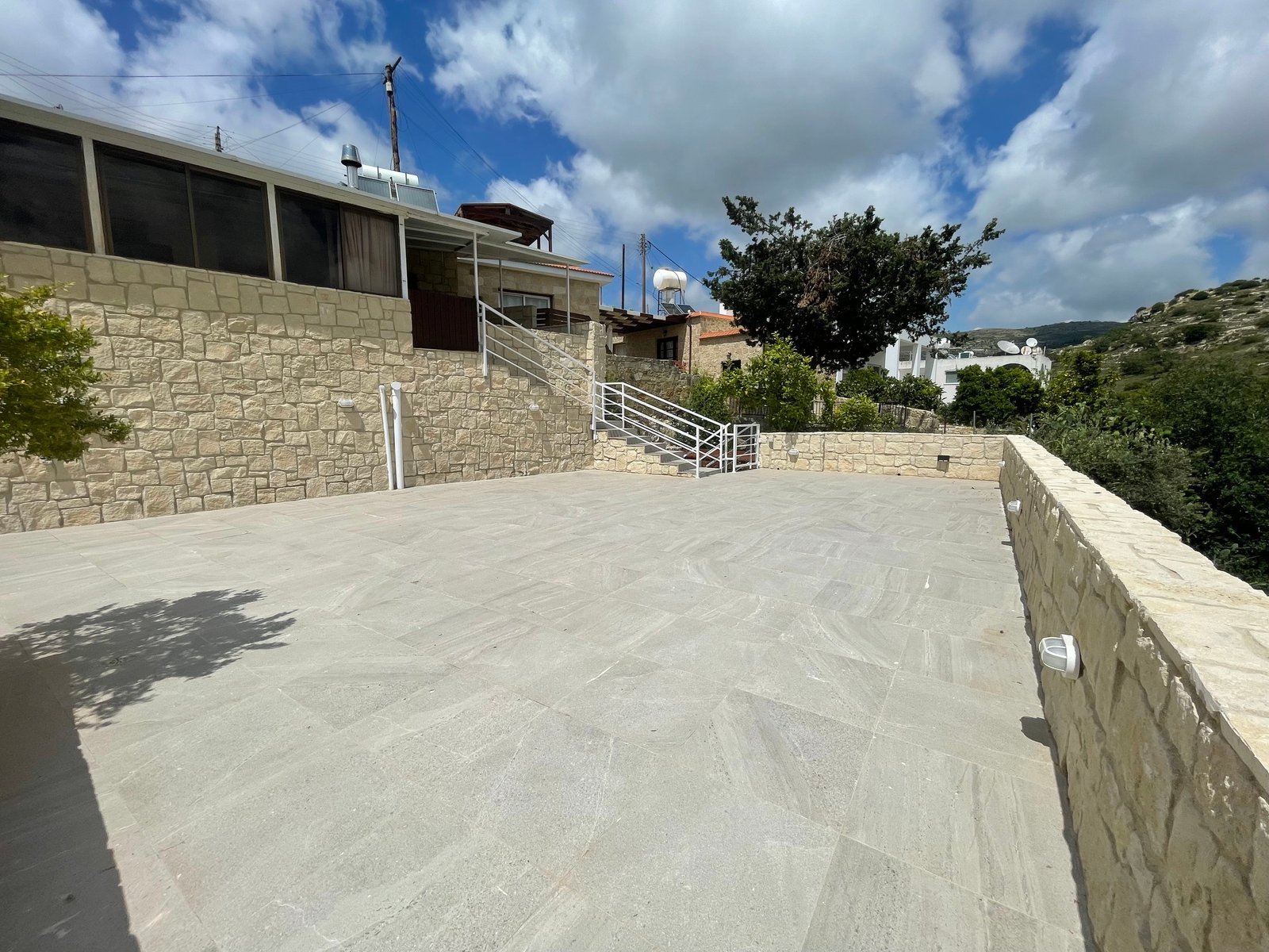 Charming Three Bedroom Stone Village House for Rent – Mesogi