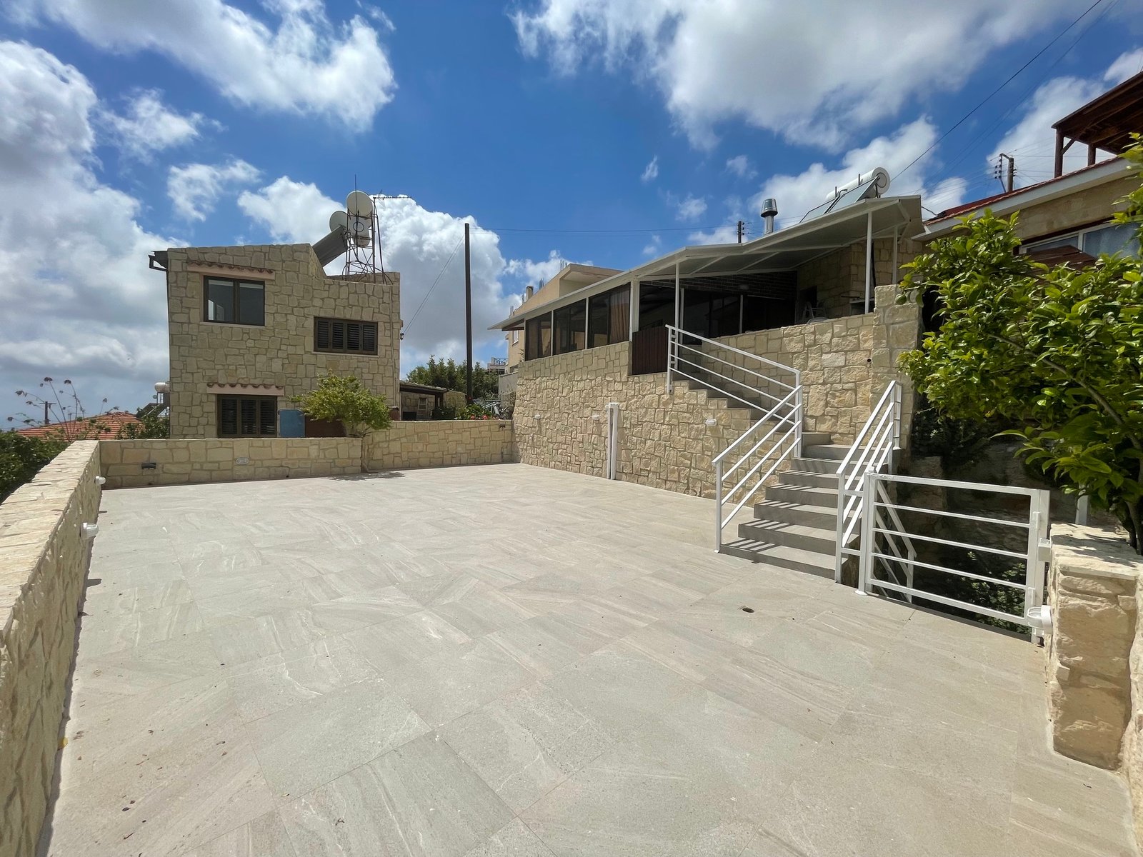Charming Three Bedroom Stone Village House for Rent – Mesogi