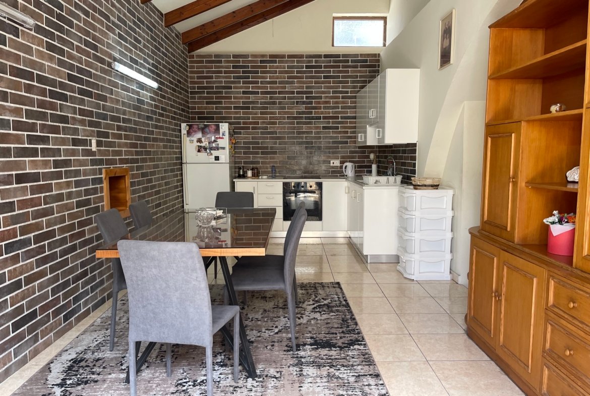 Charming Three Bedroom Stone Village House for Rent – Mesogi