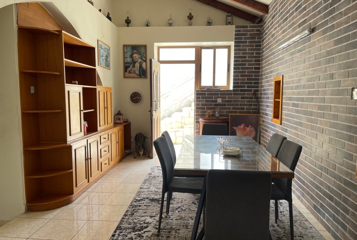 Charming Three Bedroom Stone Village House for Rent – Mesogi