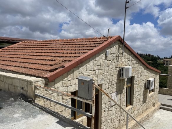 Charming Three Bedroom Stone Village House for Rent – Mesogi