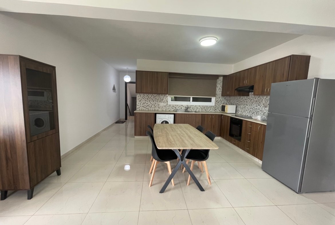 Newly Renovated Two Bedroom Apartment – Mesogi