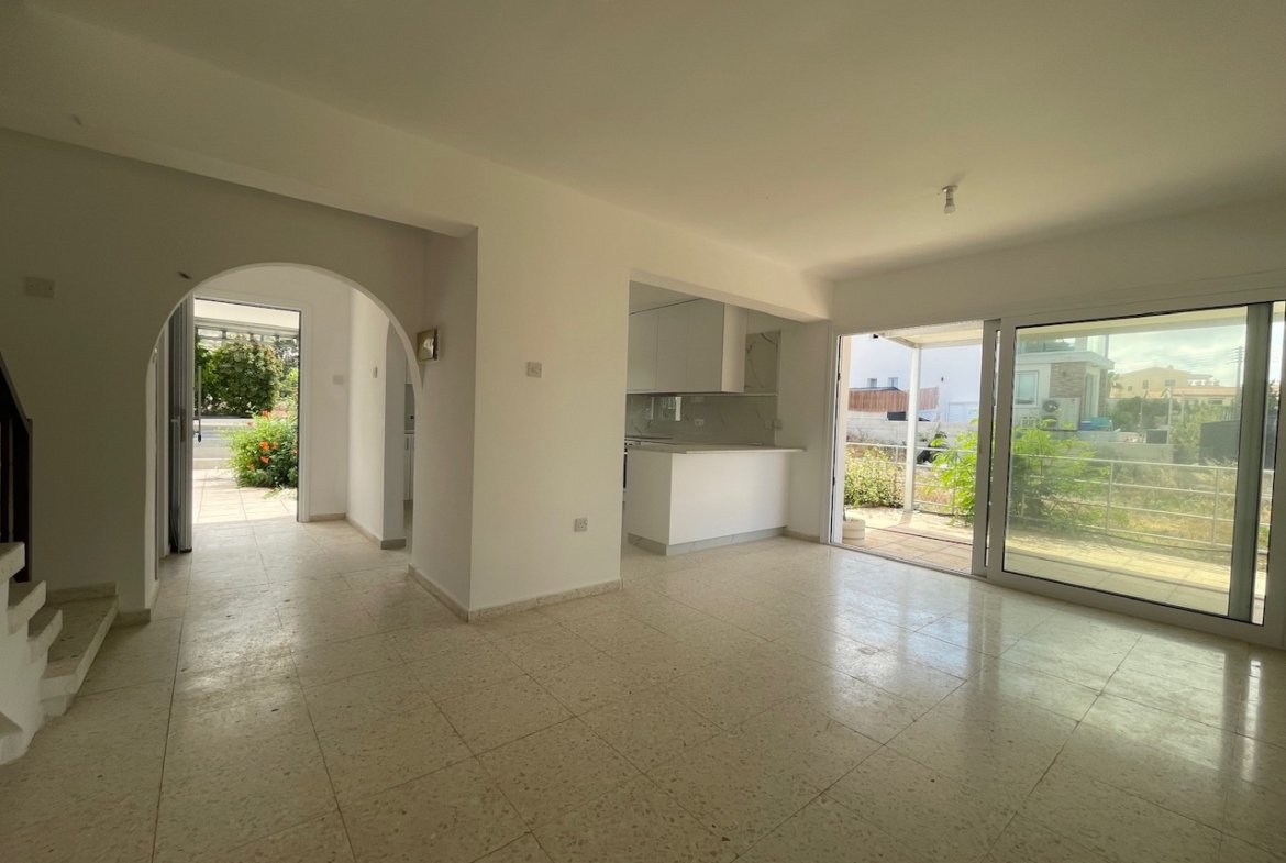 Three Bedroom Semi-Detached House in Pegeia