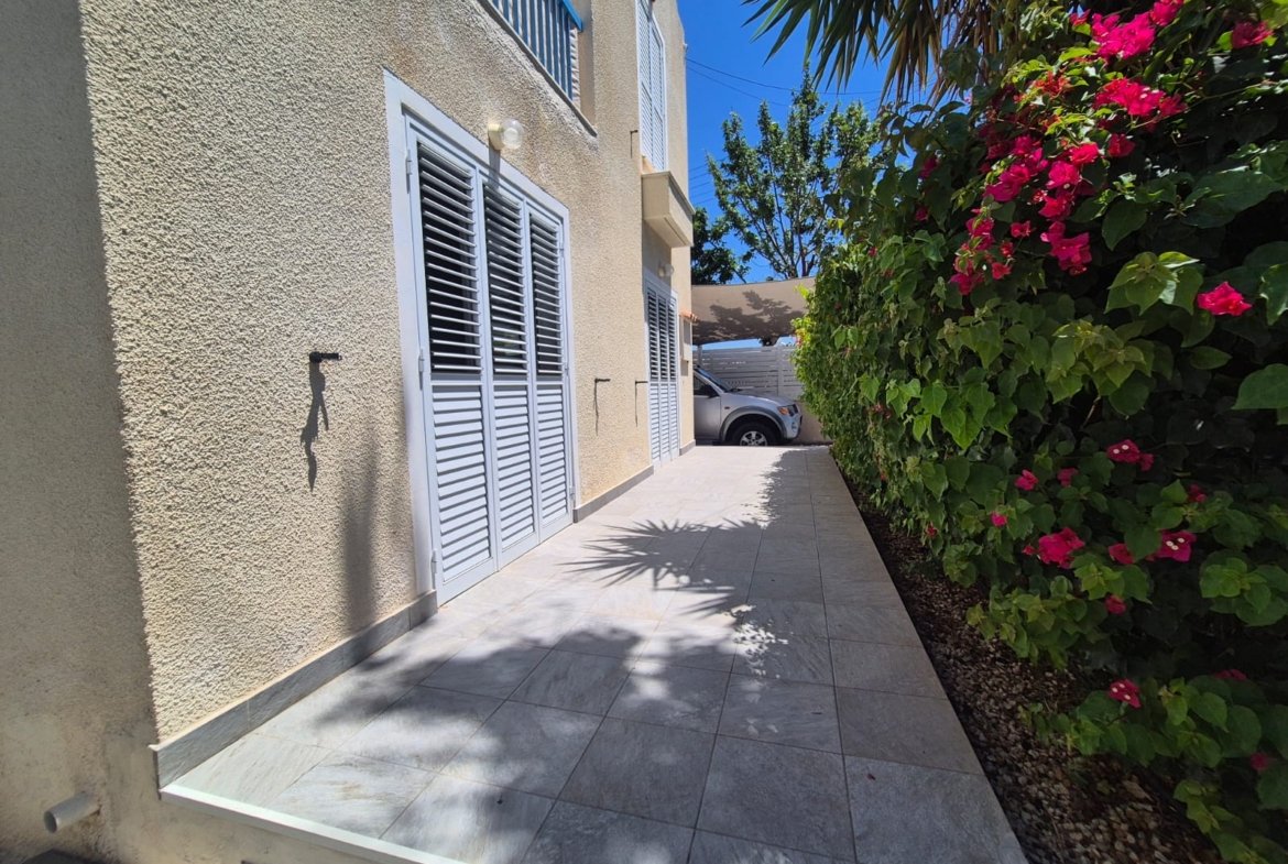 Three‑Bedroom Detached Villa in Paphos – Universal