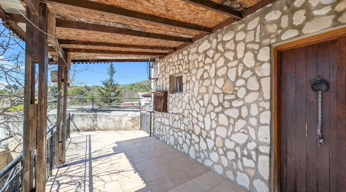Two Bedroom Village House – Salamiou