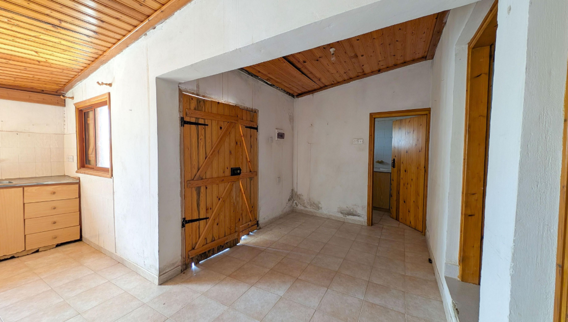 Two Bedroom Village House – Salamiou