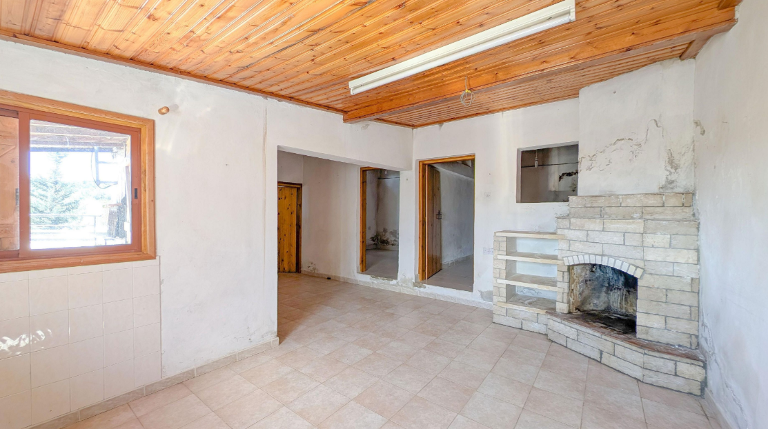 Two Bedroom Village House – Salamiou