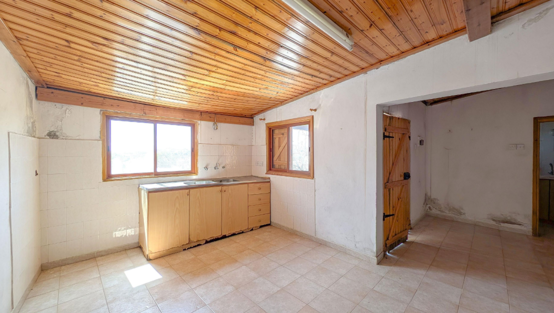 Two Bedroom Village House – Salamiou