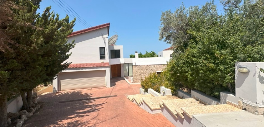 Five Bedroom House – Geroskipou