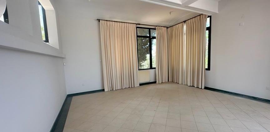 Five Bedroom House – Geroskipou
