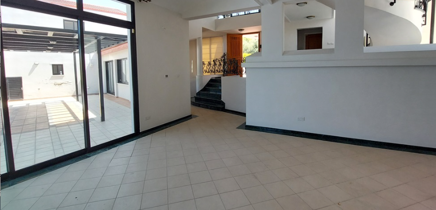 Five Bedroom House – Geroskipou