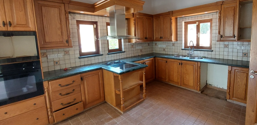 Five Bedroom House – Geroskipou
