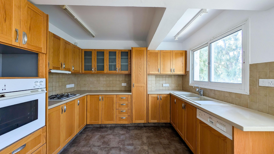 Three Bedroom Detached House in Konia