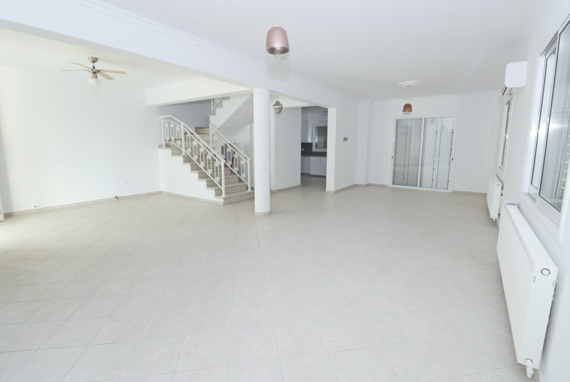 Spacious Three Bedroom Villa in Pegeia