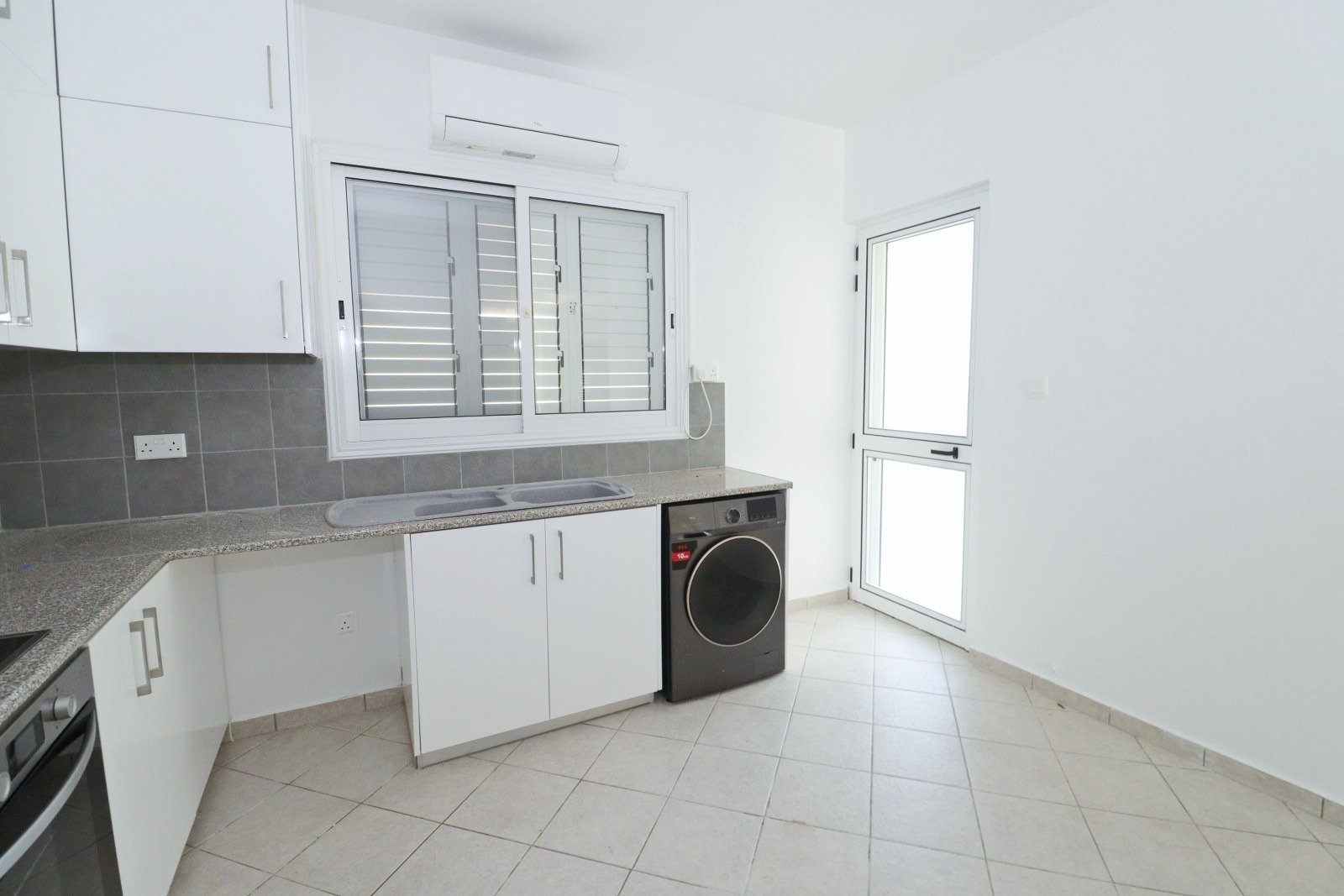 Spacious Three Bedroom Villa in Pegeia