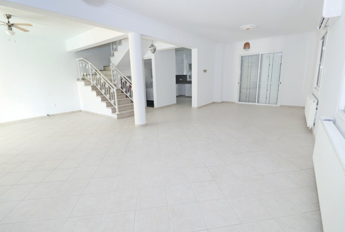 Spacious Three Bedroom Villa in Pegeia