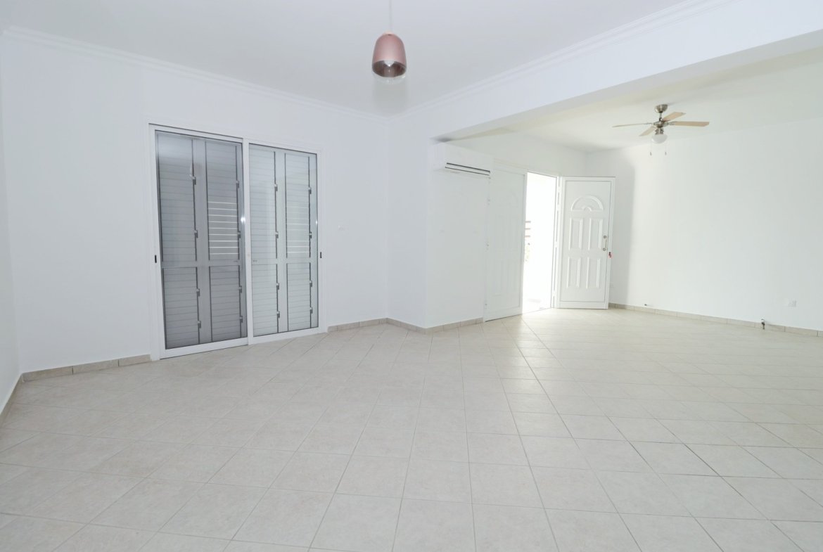 Spacious Three Bedroom Villa in Pegeia