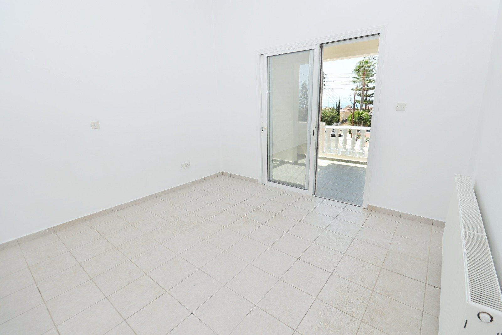 Spacious Three Bedroom Villa in Pegeia