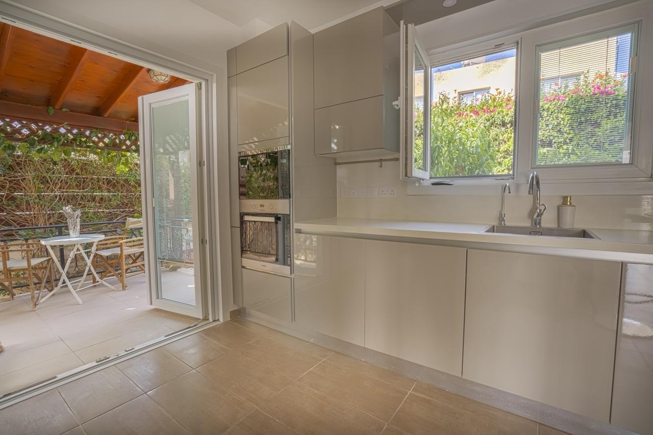 Luxury Four Bedroom Modern Villa in Pegeia