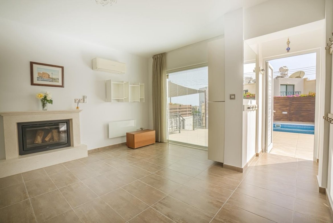 Luxury Four Bedroom Modern Villa in Pegeia