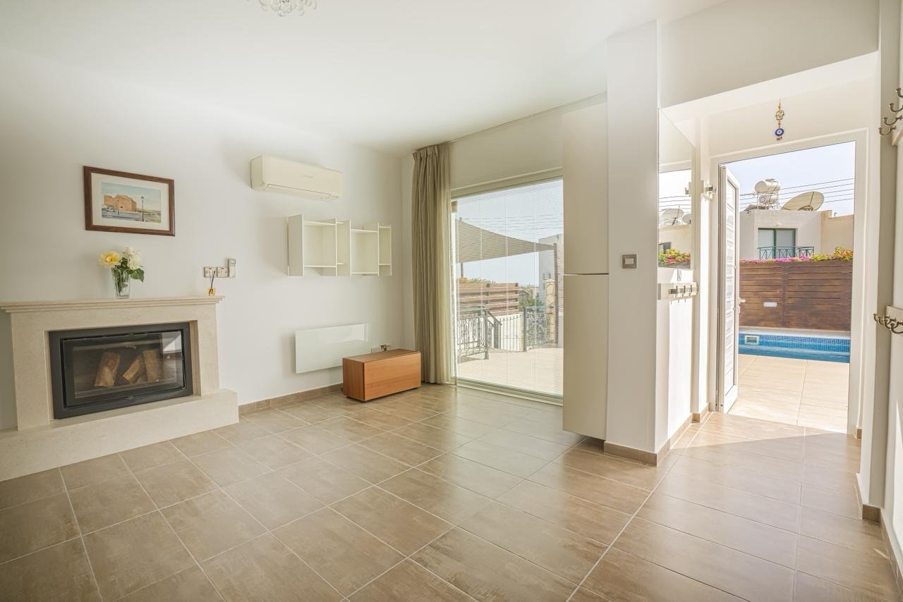 Luxury Four Bedroom Modern Villa in Pegeia