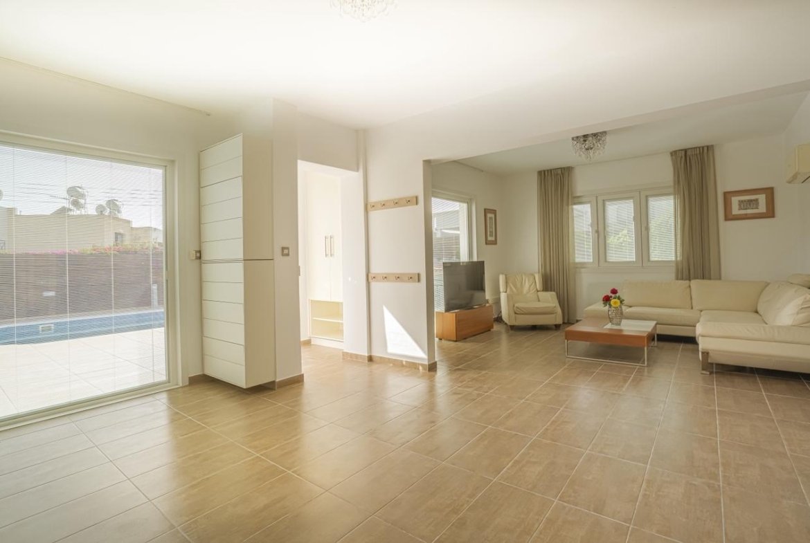 Luxury Four Bedroom Modern Villa in Pegeia