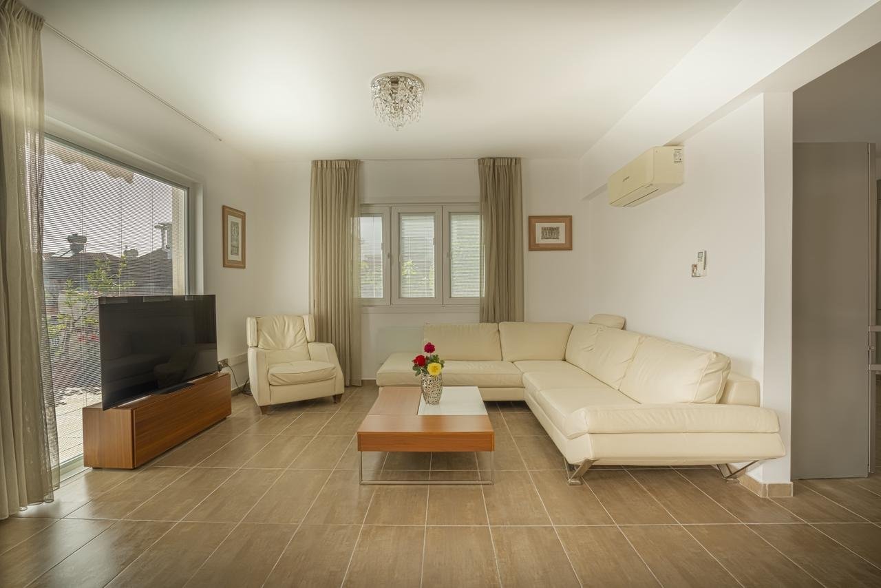 Luxury Four Bedroom Modern Villa in Pegeia
