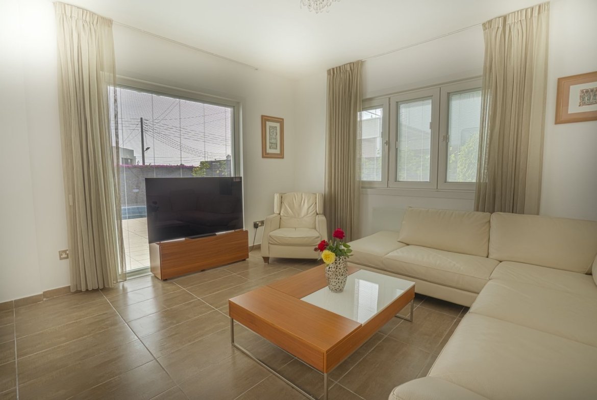 Luxury Four Bedroom Modern Villa in Pegeia
