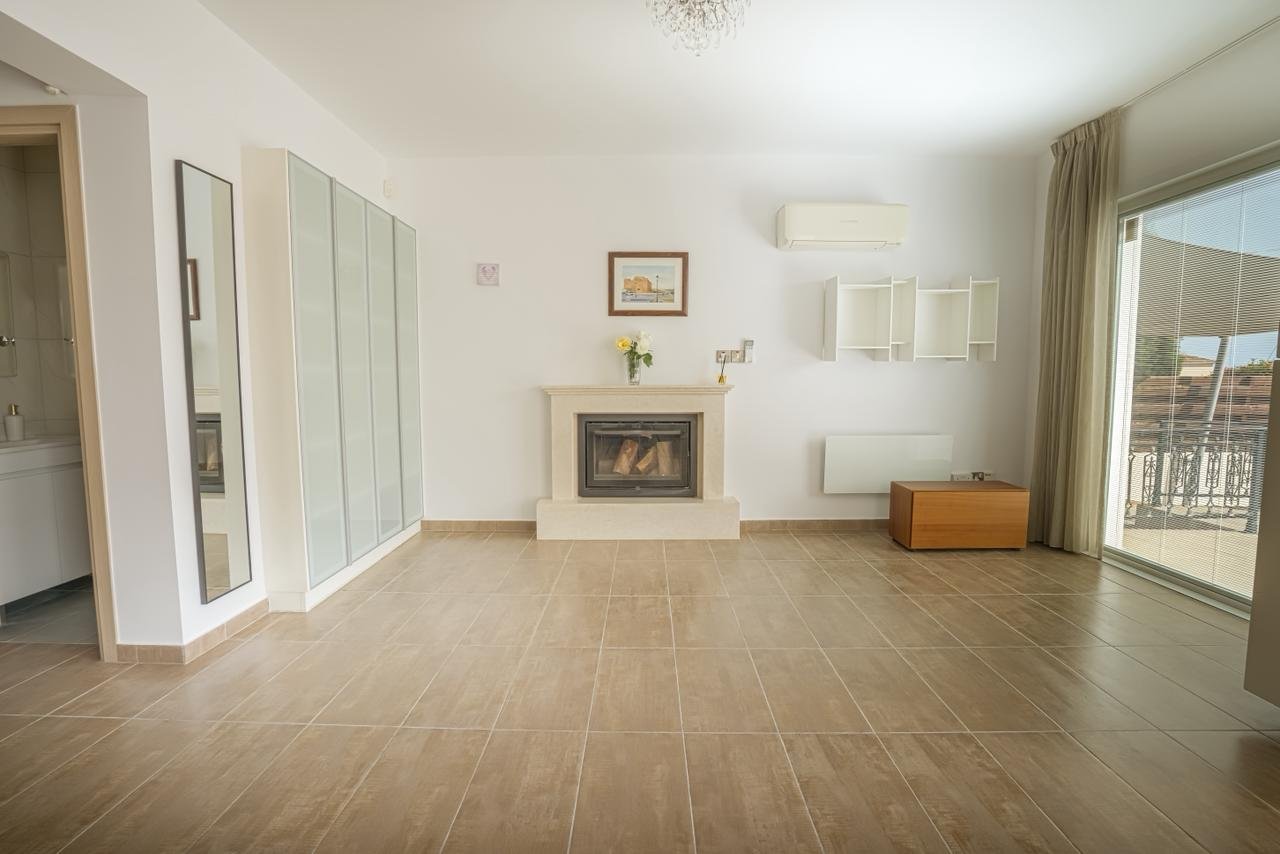 Luxury Four Bedroom Modern Villa in Pegeia