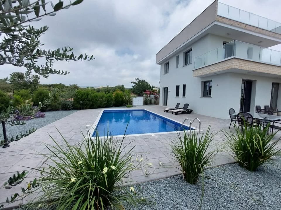 NEW Luxury Villa For Rent | St. George – Pegeia