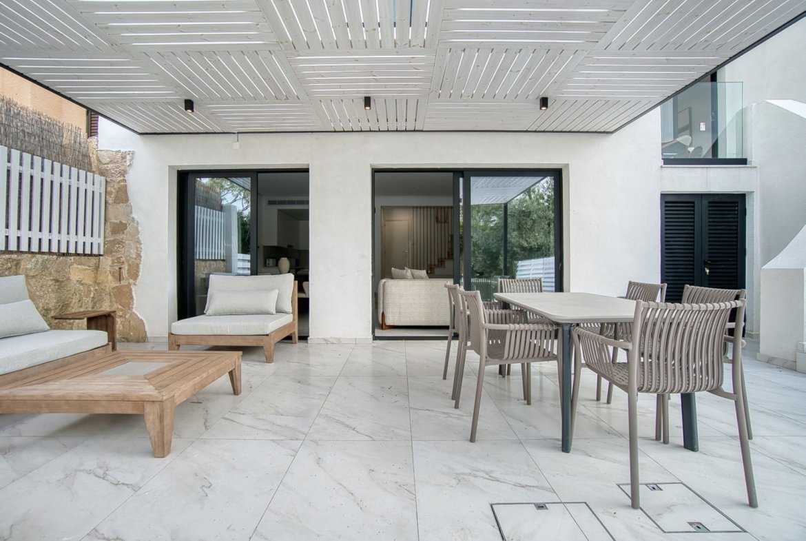 Three Bedroom Two Bathroom Villa in Tala
