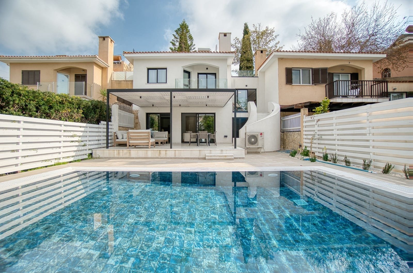 Three Bedroom Two Bathroom Villa in Tala