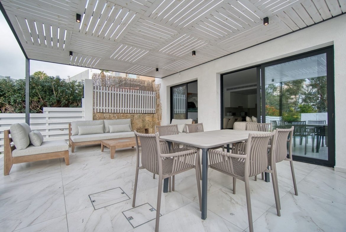 Three Bedroom Two Bathroom Villa in Tala