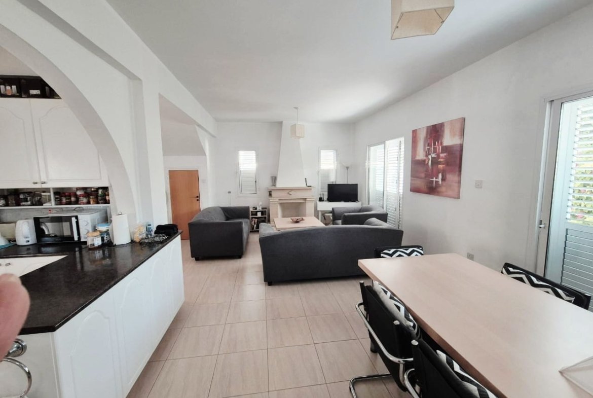 Three‑Bedroom Detached Villa in Paphos – Universal