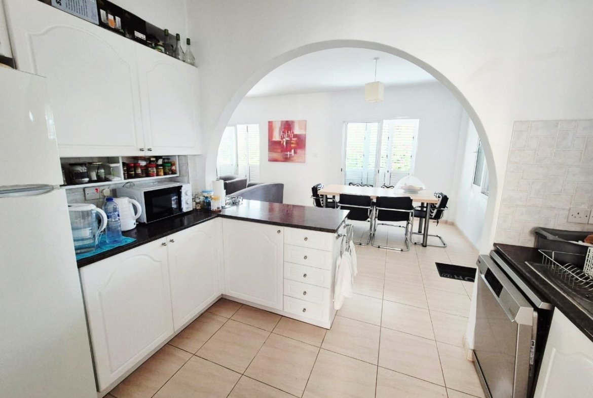 Three‑Bedroom Detached Villa in Paphos – Universal