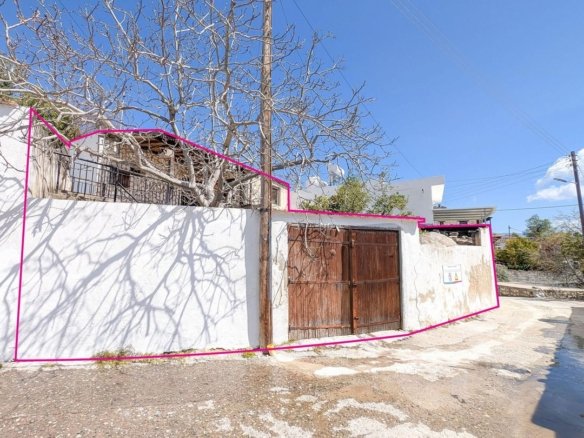 Two Bedroom Village House – Salamiou