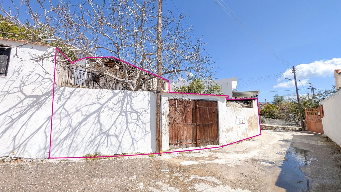 Two Bedroom Village House – Salamiou