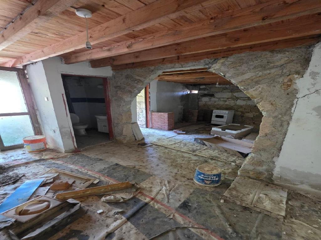 Stone‑Built Two‑Bedroom House in Marathounta
