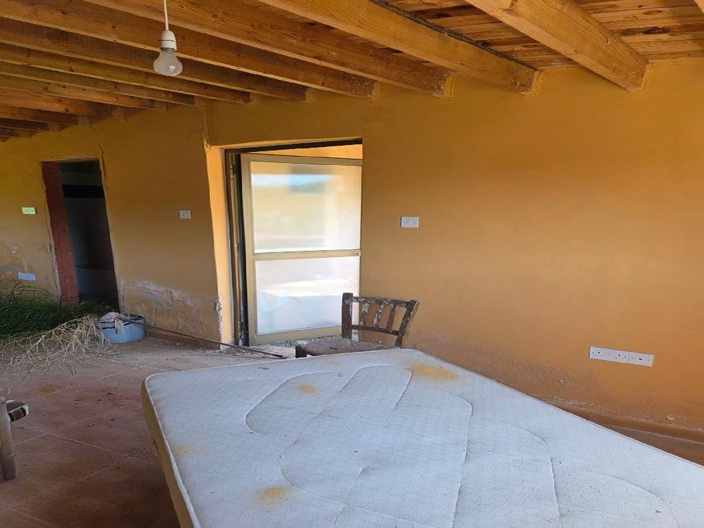 Stone‑Built Two‑Bedroom House in Marathounta