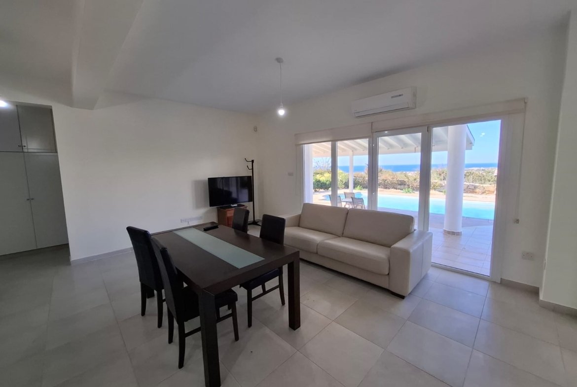 Superb Three‑Bedroom Villa for Sale in Kissonerga