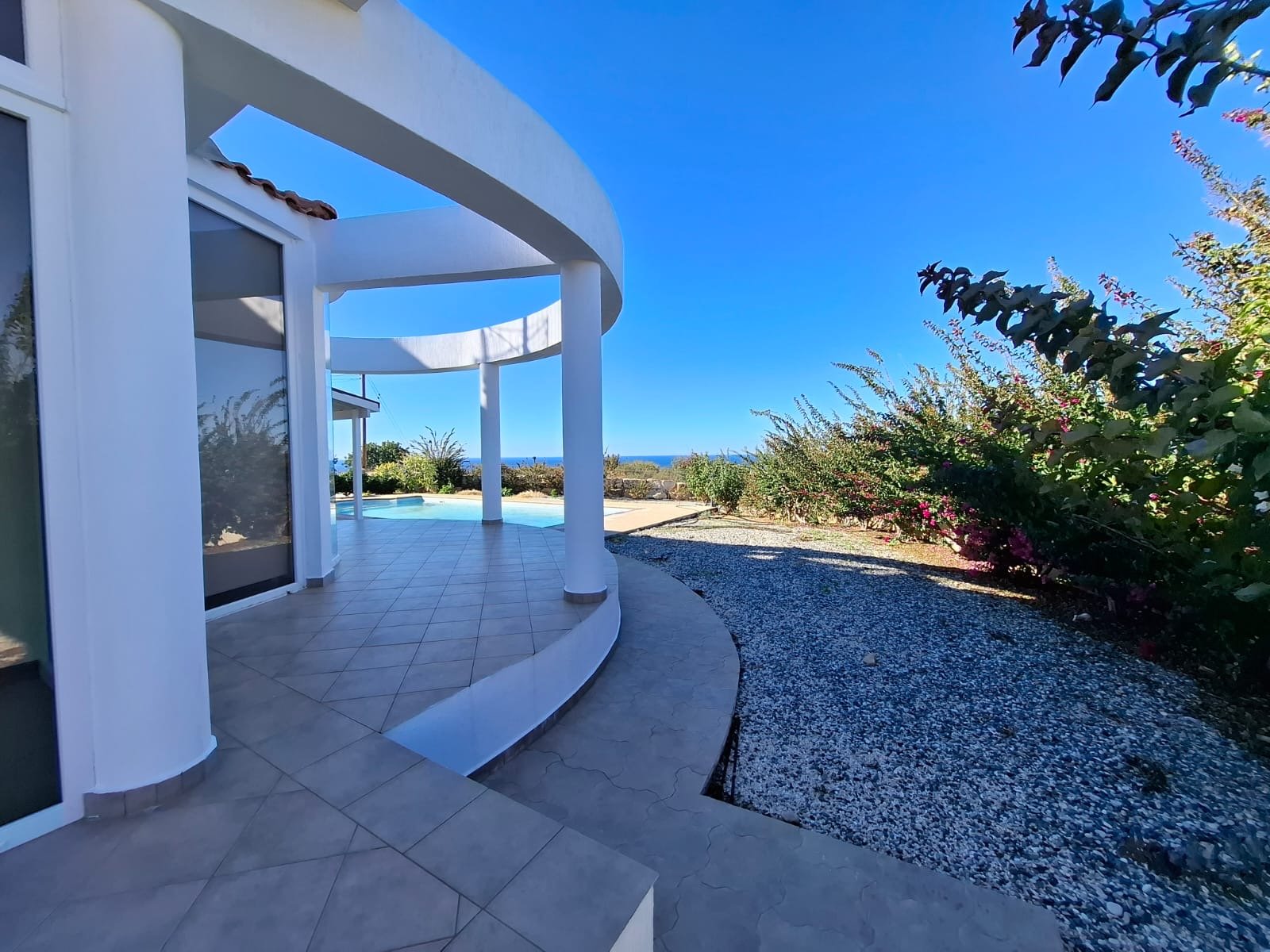 Superb Three‑Bedroom Villa for Sale in Kissonerga