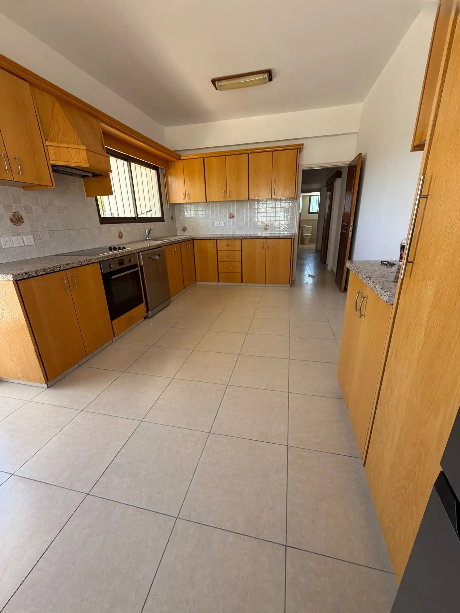 Three-Bedroom Bungalow for Long-Term Rent in Coral Bay