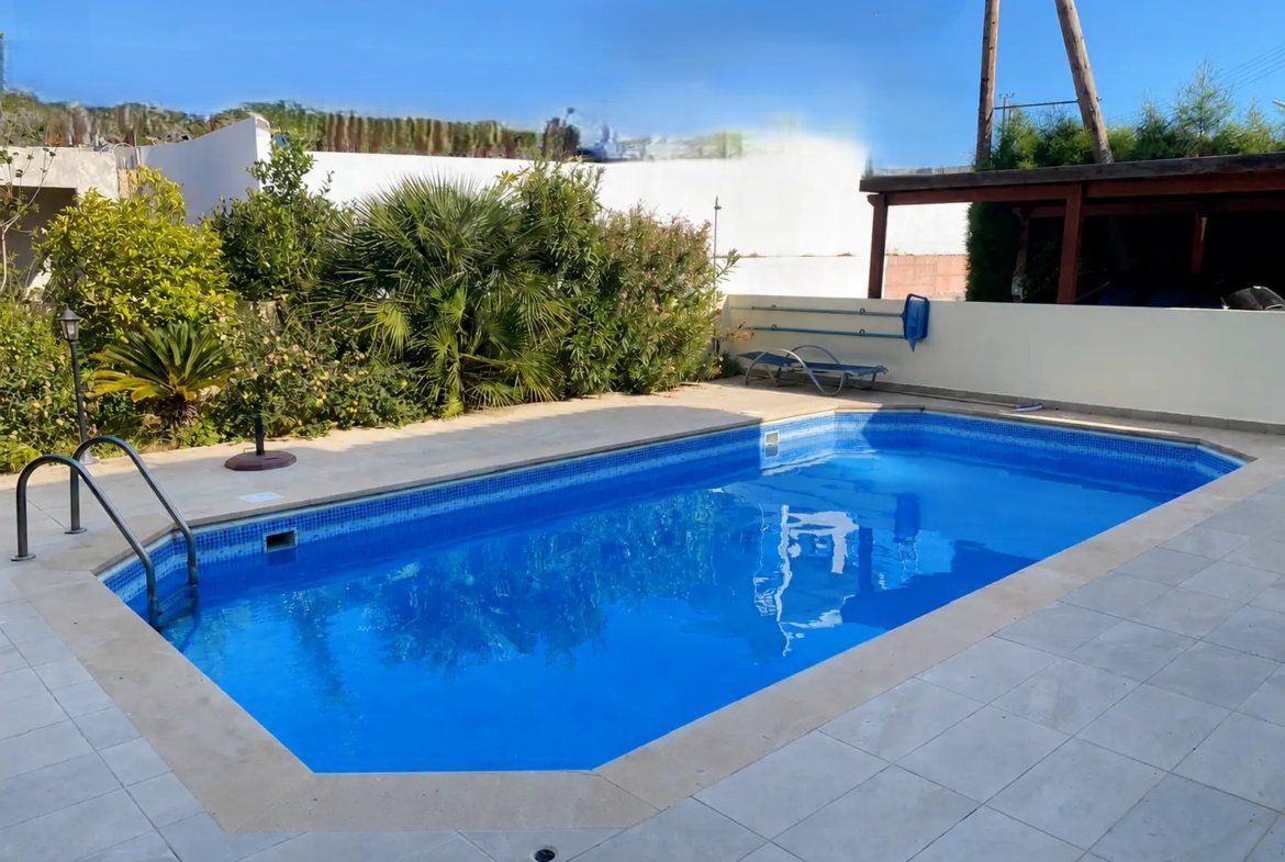 Fully Furnished Three-Bed Villa with Private Pool in Sea Caves Pegeia