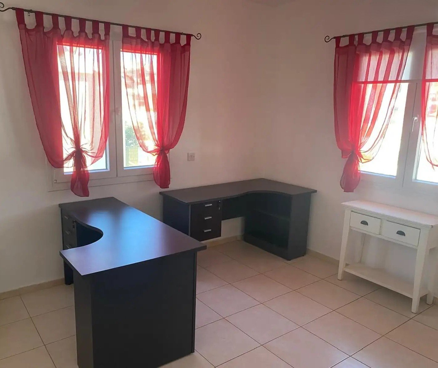 Fully Furnished Three-Bed Villa with Private Pool in Sea Caves Pegeia