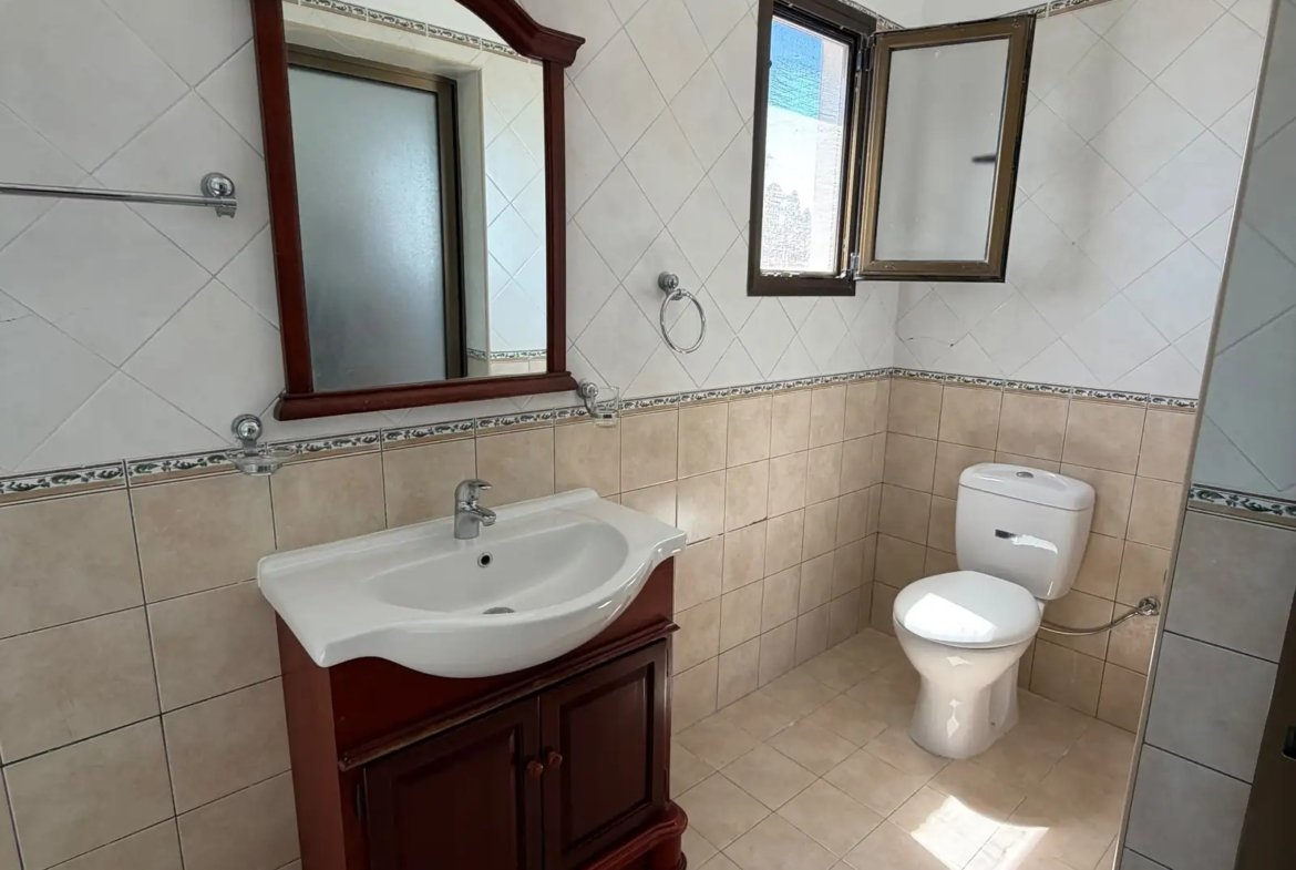 Three-Bedroom Bungalow for Long-Term Rent in Coral Bay