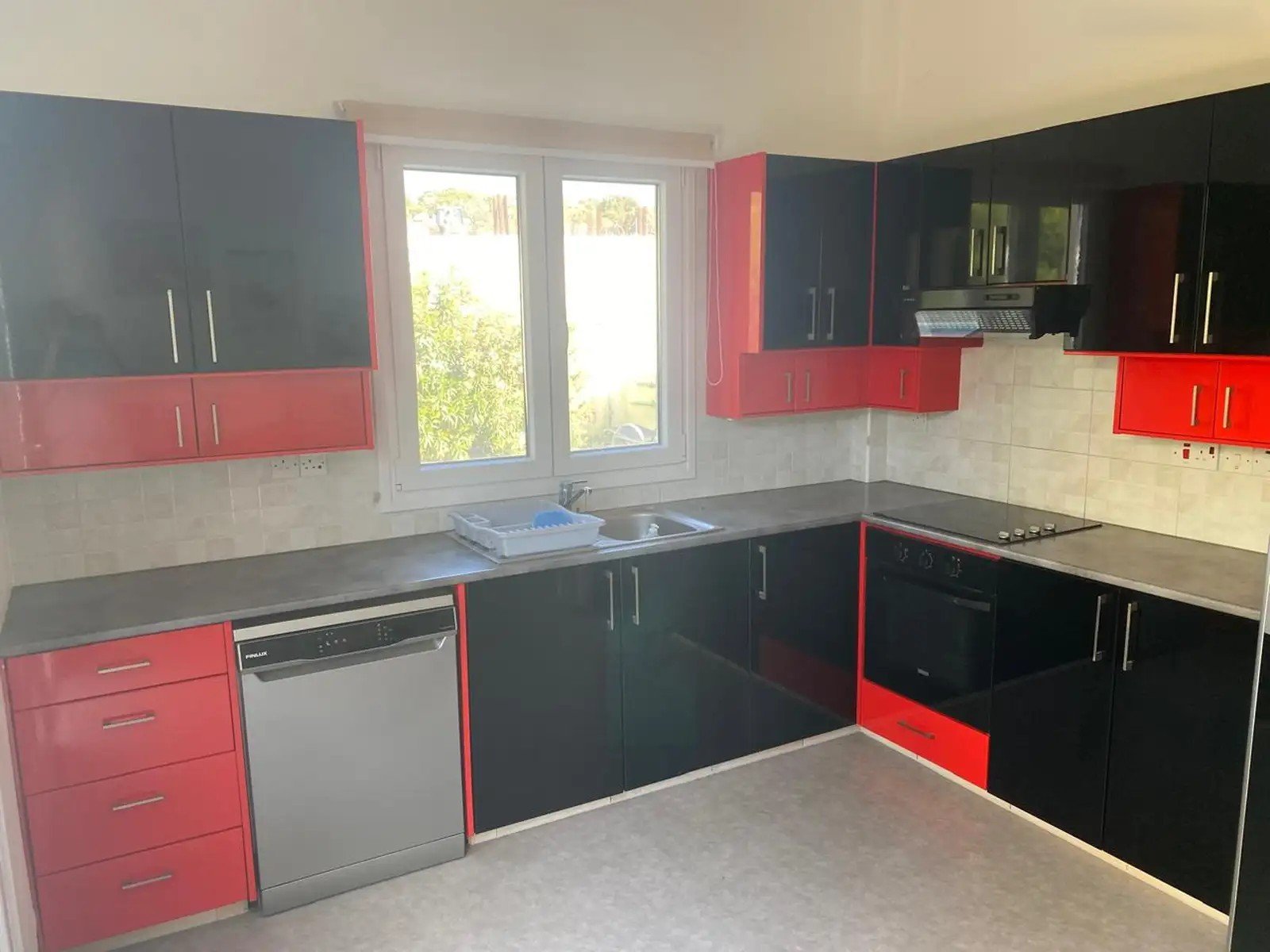 Fully Furnished Three-Bed Villa with Private Pool in Sea Caves Pegeia