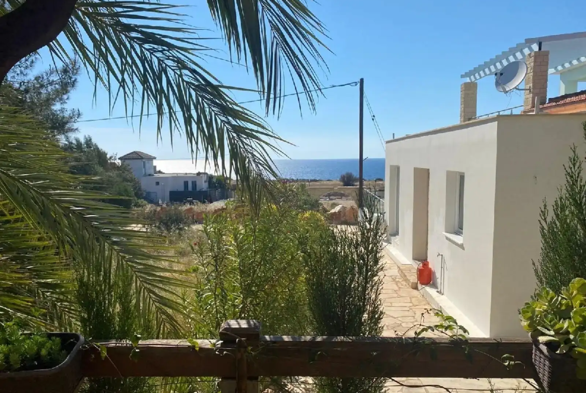 Fully Furnished Three-Bed Villa with Private Pool in Sea Caves Pegeia